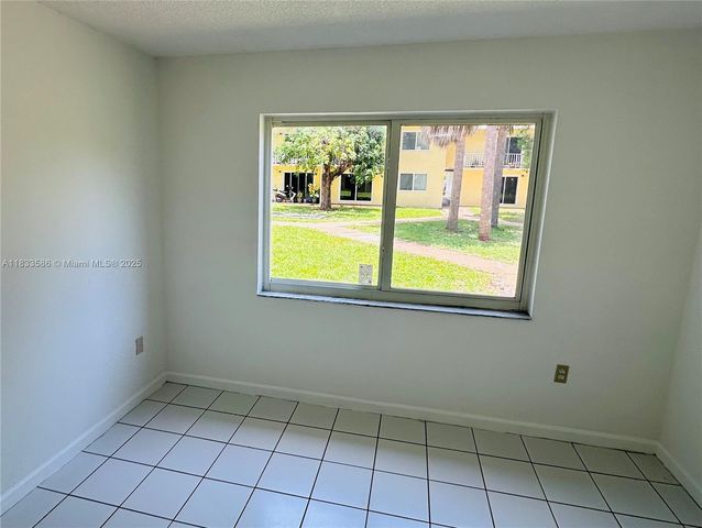 505 NW 177th St 139, Miami Gardens, FL 33169