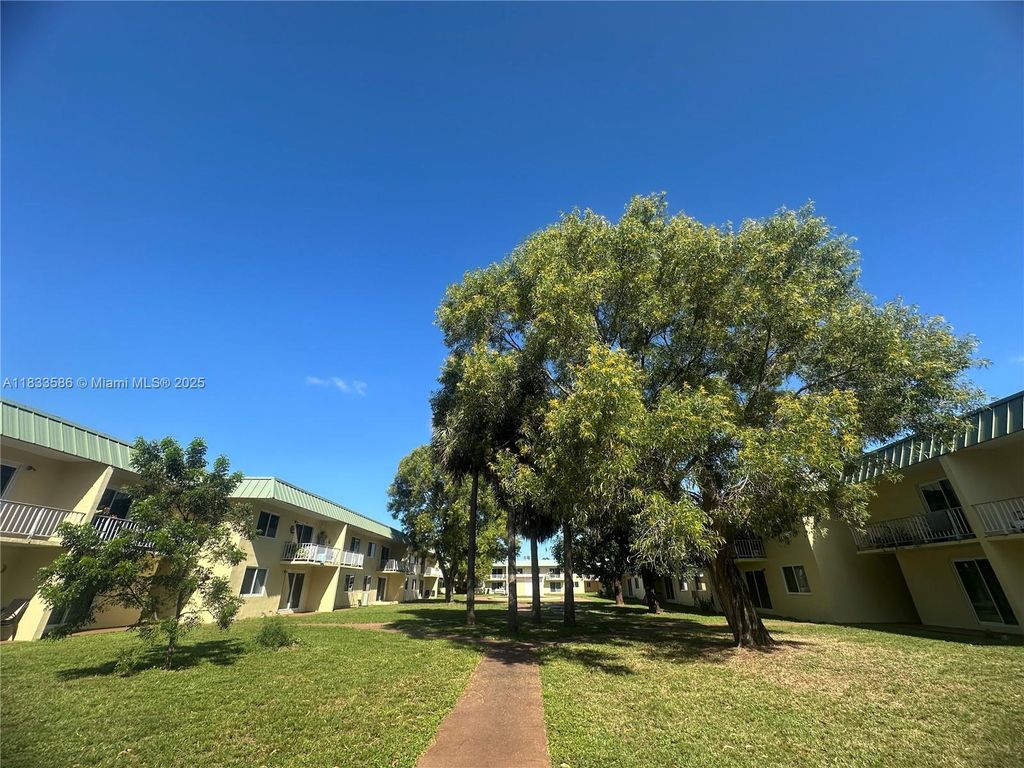 505 NW 177th St 139, Miami Gardens, FL 33169