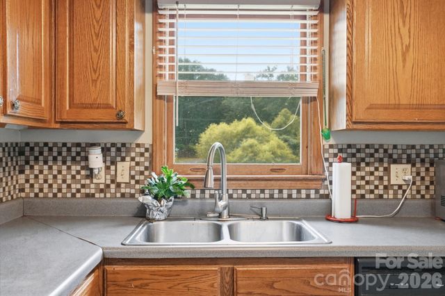 1114 Lakeview Street, Kannapolis, NC 28083