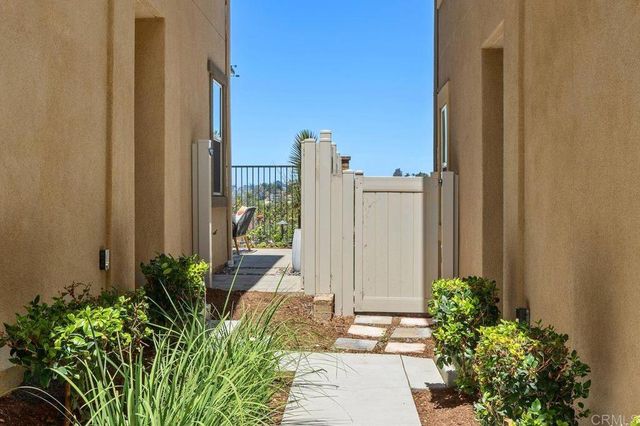 3161 Telaga Rd, Carlsbad, CA 92010