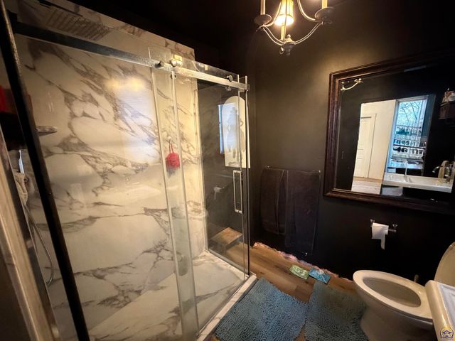 335 SW Western AVE, Topeka, KS 66606