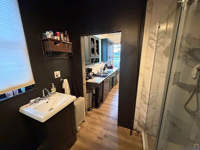 335 SW Western AVE, Topeka, KS 66606