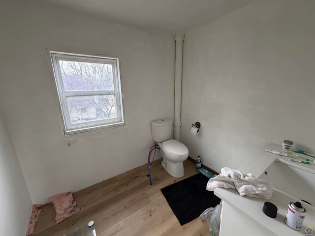 335 SW Western AVE, Topeka, KS 66606