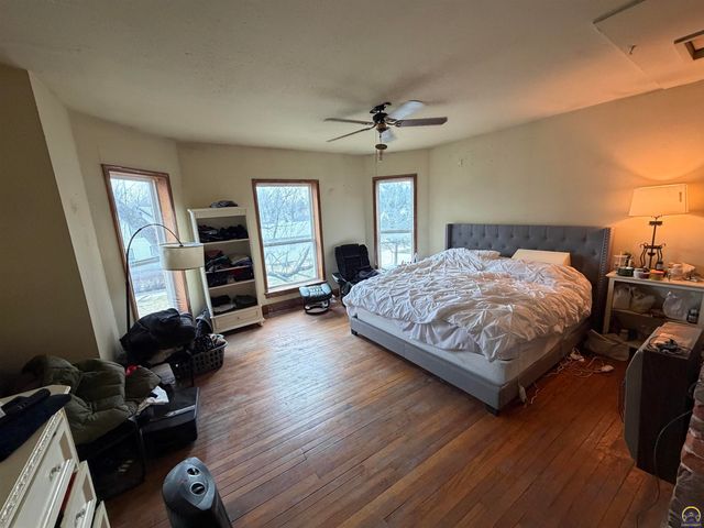 335 SW Western AVE, Topeka, KS 66606