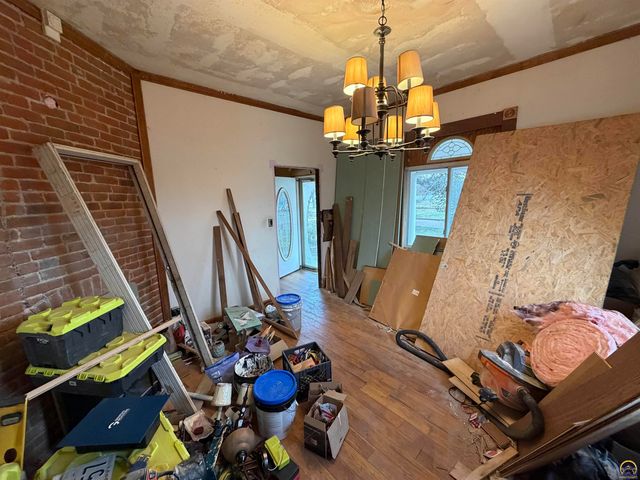 335 SW Western AVE, Topeka, KS 66606