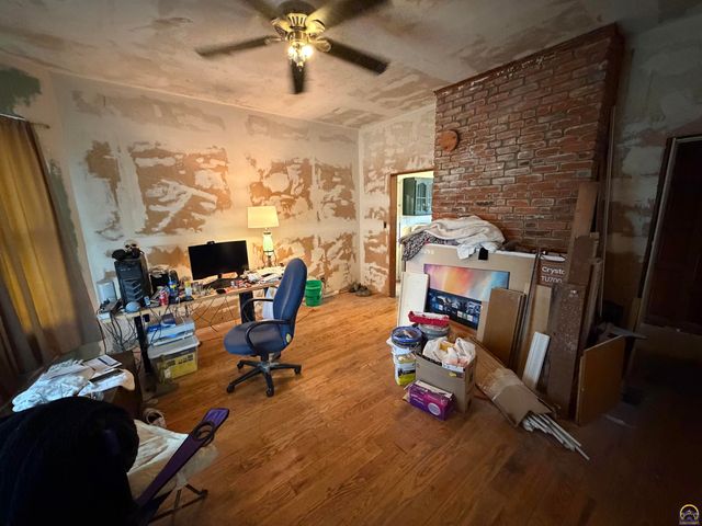 335 SW Western AVE, Topeka, KS 66606