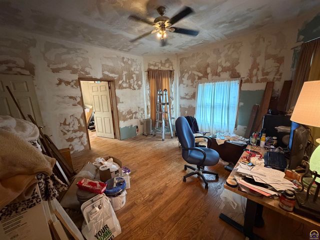 335 SW Western AVE, Topeka, KS 66606