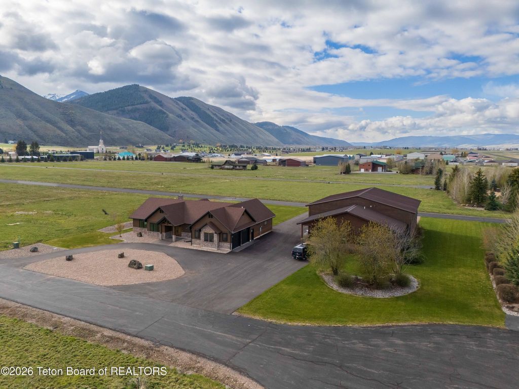 180 W CITATION Street, Afton, WY 83110 photo 2