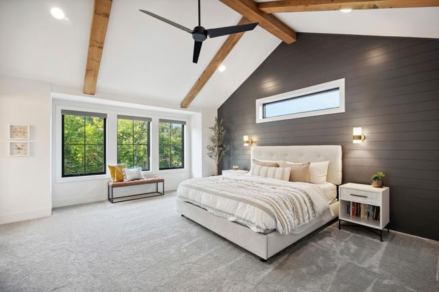 18780 Minnetonka Boulevard, Deephaven, MN 55391