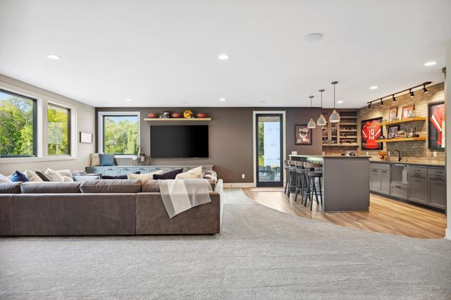 18780 Minnetonka Boulevard, Deephaven, MN 55391