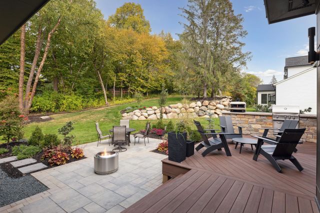 18780 Minnetonka Boulevard, Deephaven, MN 55391