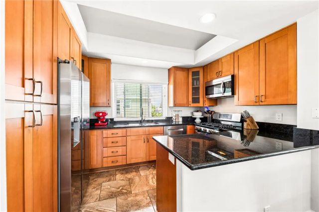 754 Joann B, Costa Mesa, CA 92627