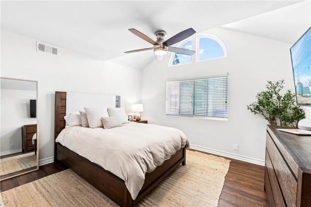 754 Joann B, Costa Mesa, CA 92627