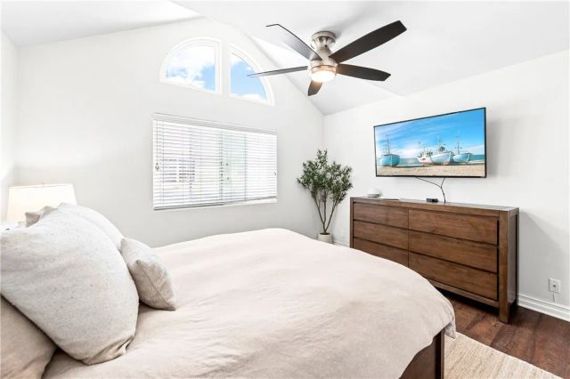 754 Joann B, Costa Mesa, CA 92627