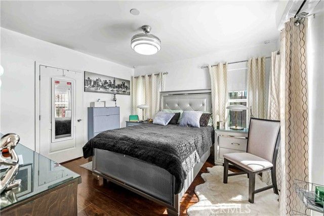 512 W 41st Place, Los Angeles, CA 90037