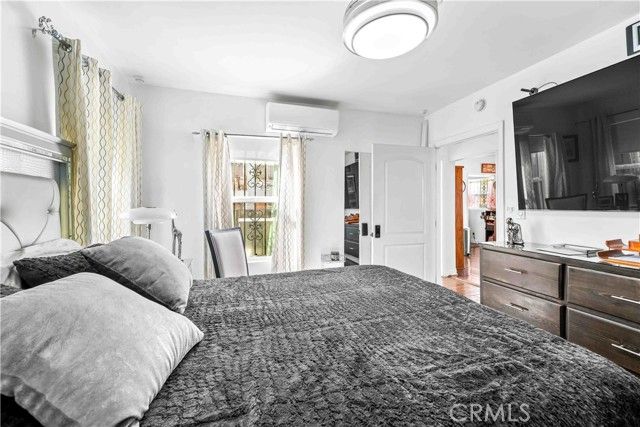 512 W 41st Place, Los Angeles, CA 90037