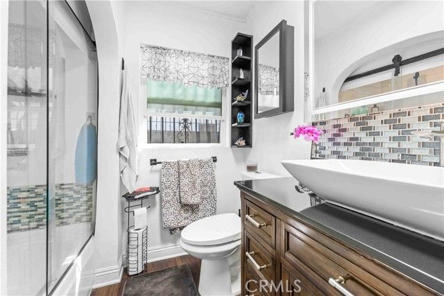 512 W 41st Place, Los Angeles, CA 90037