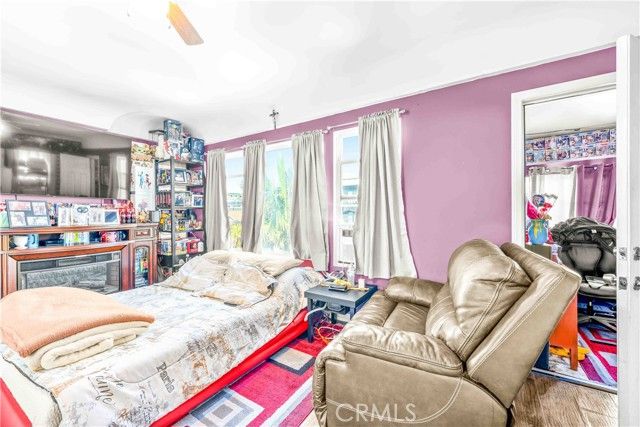 512 W 41st Place, Los Angeles, CA 90037