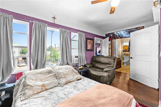 512 W 41st Place, Los Angeles, CA 90037