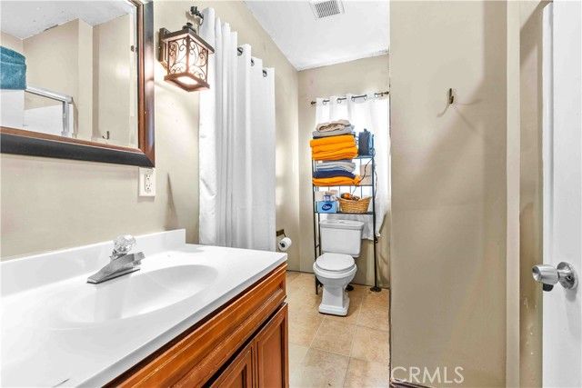 512 W 41st Place, Los Angeles, CA 90037