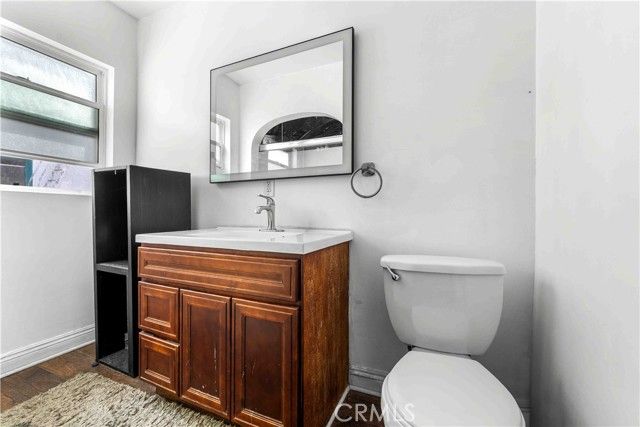 512 W 41st Place, Los Angeles, CA 90037