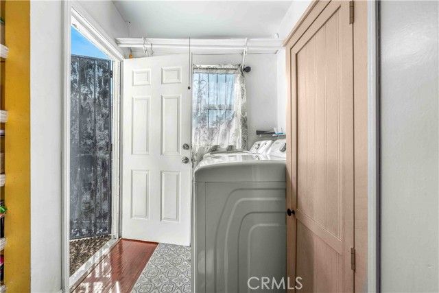 512 W 41st Place, Los Angeles, CA 90037