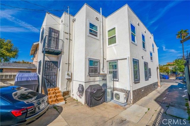512 W 41st Place, Los Angeles, CA 90037