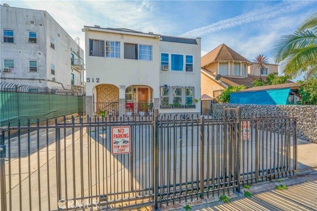 512 W 41st Place, Los Angeles, CA 90037