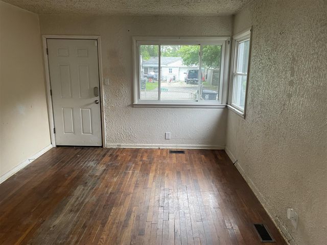 3406 Pitkin Avenue, Flint, MI 48506