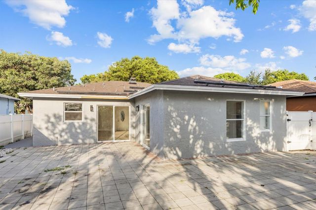 1561 NW 7th Lane, Pompano Beach, FL 33060