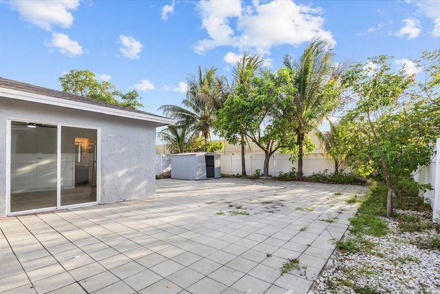 1561 NW 7th Lane, Pompano Beach, FL 33060