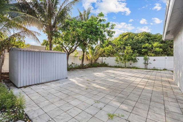 1561 NW 7th Lane, Pompano Beach, FL 33060