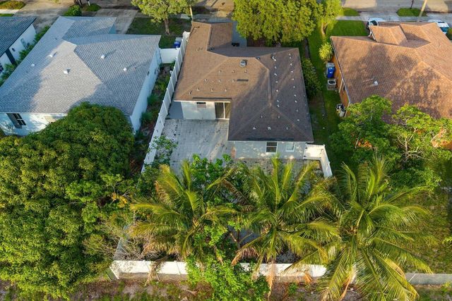 1561 NW 7th Lane, Pompano Beach, FL 33060