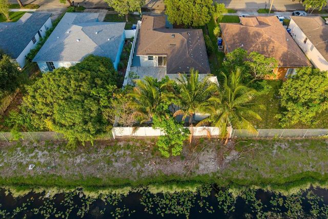 1561 NW 7th Lane, Pompano Beach, FL 33060