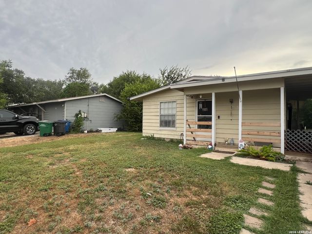 7411 SPUR VALLEY ST, San Antonio, TX 78242