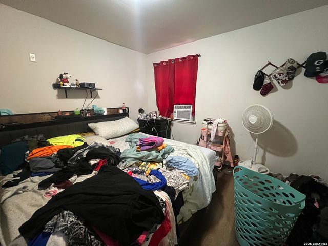 7411 SPUR VALLEY ST, San Antonio, TX 78242