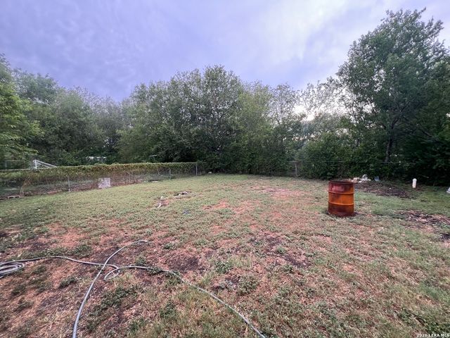 7411 SPUR VALLEY ST, San Antonio, TX 78242