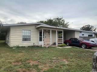 7411 SPUR VALLEY ST, San Antonio, TX 78242