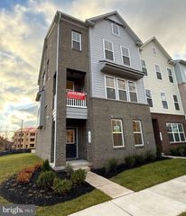 10102 QUEENS WAY, Manassas, VA 20110