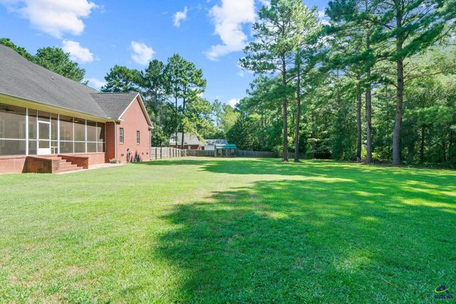 502 Arons Court, Perry, GA 31069