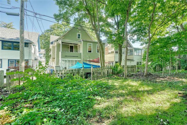 10 Menlo Place, Rochester, NY 14620