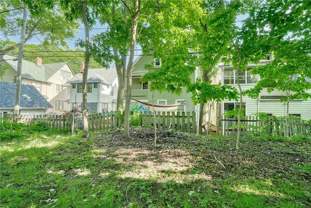 10 Menlo Place, Rochester, NY 14620