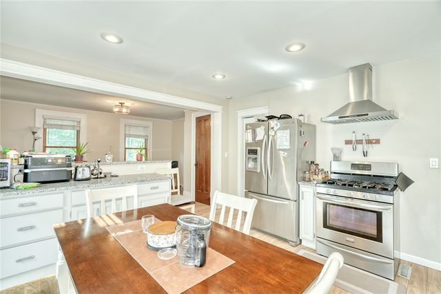 10 Menlo Place, Rochester, NY 14620