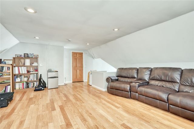 10 Menlo Place, Rochester, NY 14620