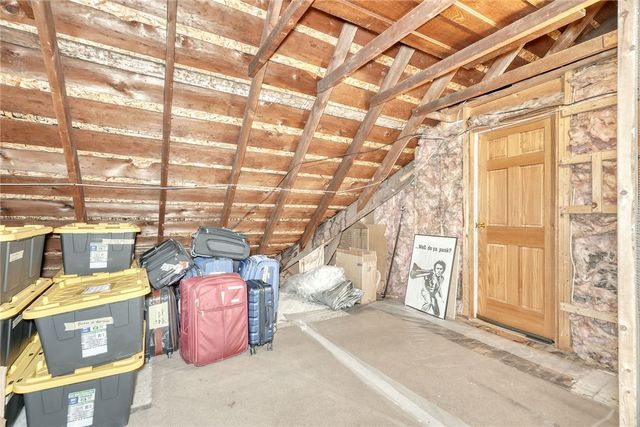 10 Menlo Place, Rochester, NY 14620