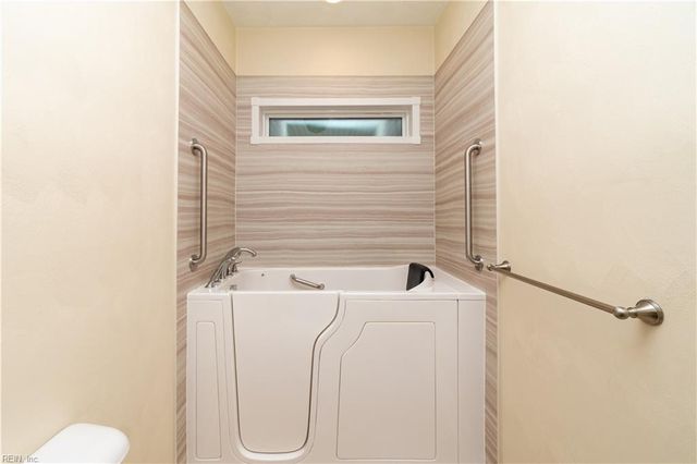 337 Woodleigh RD, Knotts Island, NC 27950