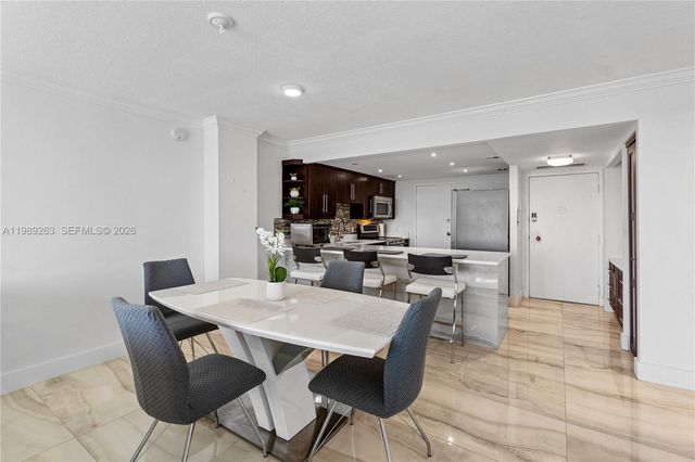 437 Golden Isles Dr 11J, Hallandale Beach, FL 33009