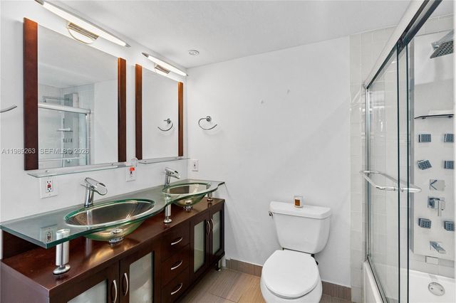 437 Golden Isles Dr 11J, Hallandale Beach, FL 33009