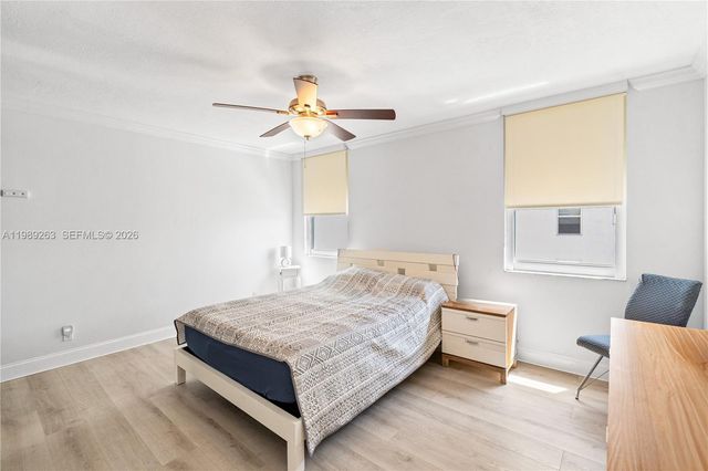 437 Golden Isles Dr 11J, Hallandale Beach, FL 33009