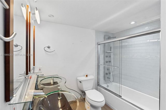 437 Golden Isles Dr 11J, Hallandale Beach, FL 33009